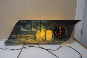 lot 291 image: Miller Time vintage lighted sign