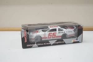 lot 340 image: 2003 Die Cast High Life car