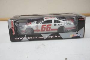 lot 344 image: 2007 Die Cast High Life car