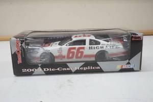 lot 346 image: 2009 Die Cast High Life car