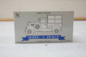 lot 352 image: Model A pickup, 125th scale