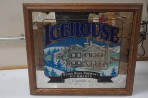 lot 356 image: Icehouse beer sign