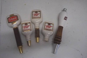 lot 364 image: Vintage lot of beer tap handles