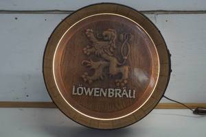 lot 400 image: Lowenbrau Barrel Head Lighted Wall Display