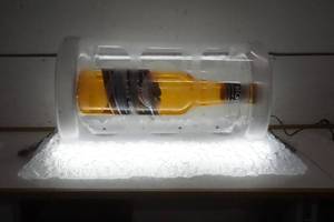 lot 412 image: Miller Genuine Draft Beer Lighted Pool Light Sign