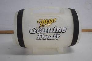 lot 429 image: Miller Genuine Draft 64oz Ice Keg
