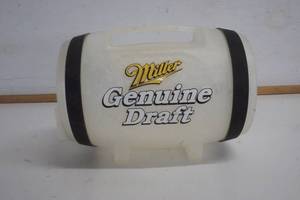 lot 430 image: Miller Genuine Draft 64oz Ice Keg