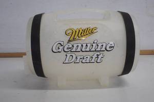 lot 431 image: Miller Genuine Draft 64oz Ice Keg