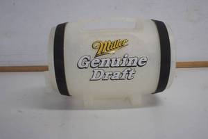 lot 433 image: Miller Genuine Draft 64oz Ice Keg
