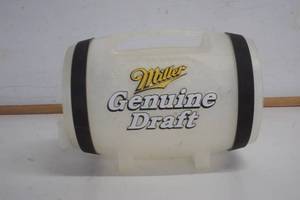 lot 436 image: Miller Genuine Draft 64oz Ice Keg