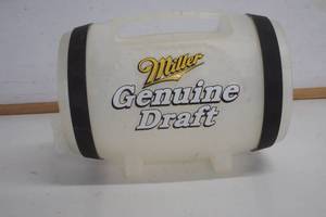 lot 439 image: Miller Genuine Draft 64oz Ice Keg