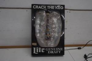 lot 442 image: Light Genuine Draft lighted sign (possible bulb needed)