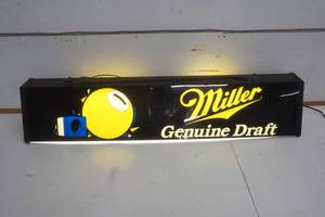 lot 449 image: Miller Genuine Draft Pool Table Light