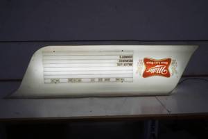 lot 450 image: Miller High Life Hening Light 62