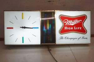 lot 452 image: Miller High Life Disco Lighted Sign Clock