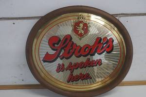 lot 456 image: Strohs Beer Mirror Sign