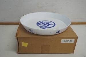 lot 721 image: Plastic Lite 13 Serving Trays case of 10