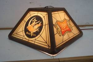 lot 753 image: Miller High Life Light