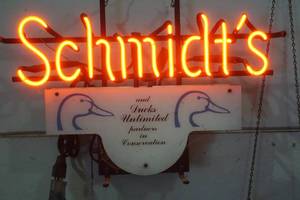 lot 793 image: Schmidt Duck Unlimited Neon Sign