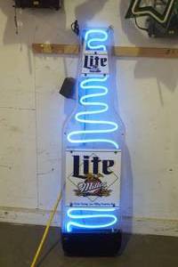lot 795 image: Miller Lite Neon Wall Display