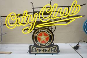 lot 1 image: Schmidt Neon Beer Sign  33 x 24