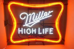 lot 20 image: Miller High Life Neon Beer Sign 22 x 17