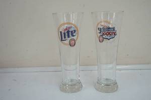 lot 225 image: Miller Lite NFL Packers 16 oz. glasses