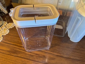 lot 23 image: Four Plastic Food Storage Containers - various sizes