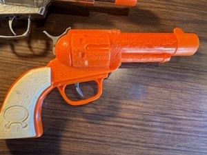 lot 64 image: Three Toy Guns includes a Daisy