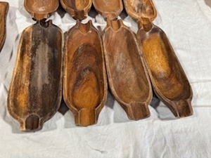 lot 87 image: Wooden Corn on the Cob Holders (9)