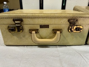 lot 93 image: Vintage Suitcases