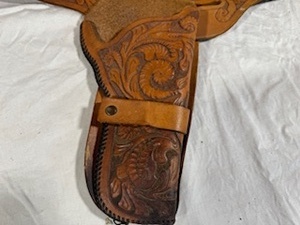 lot 96 image: Vintage Western Leather Gun Holster (Right Hip)