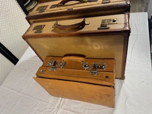 lot 103 image: Vintage Hartman Skymate Suitcase with additional Vintage Suitcases