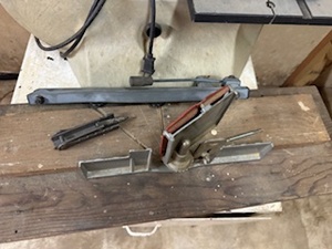 lot 107 image: Shopcraft Saw with Metal Table and Contents