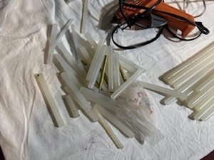 lot 141 image: Two Hot Glue Guns and Glue Sticks