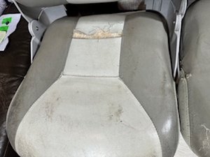 lot 164 image: Three Alumacraft Boat Seats