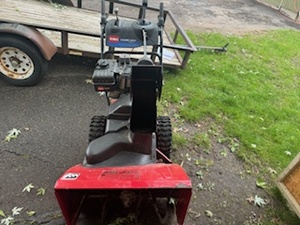 lot 2 image: Toro Power Max 826LE Snowblower