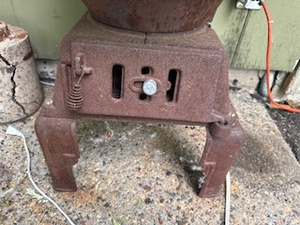 lot 18 image: Vintage MW Woodburning Stove 14 diameter 38 tall