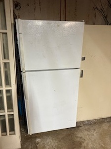 lot 126 image: Kenmore Beer Fridge. Works Great