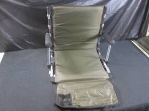 lot 419 image: (G-1) Northern Designs Portable Seat