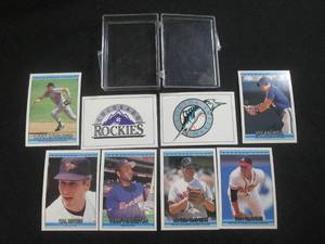 lot 52 image: (CNTR) 1991 Leaf Donruss92 Series 2 Cards in Plastic Container