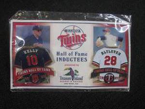 lot 53 image: (CNTR) Minnesota Twins 2002 Hall of Fame Inductees Pins - Bert Blyleven and Tom Kelly