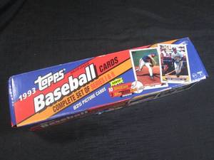 lot 77 image: (EW3) Box 1993 Topps Baseball Cards - Open Box
