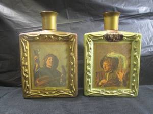 lot 88 image: (FS) Pair of Vintage Beams Choice Liquor Bottles - 8 12 Tall
