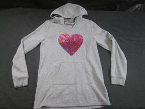 lot 90 image: (CS) Heart Hoodie Size 16...