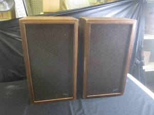 lot 102 image: (F-2) Pair Vintage Realistic Optimus-5 Speakers 25 High - Untested