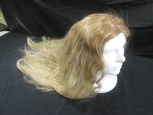 lot 115 image: (EC1) Wig - Tag Inside Says 11 - Foam Head Not Included