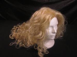lot 121 image: (EC1) Wig - Tag Inside Says 4 - Foam Head Not Included