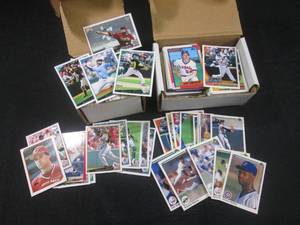 lot 127 image: (CSB) Assorted Baseball Cards in 2 Smaller Boxes