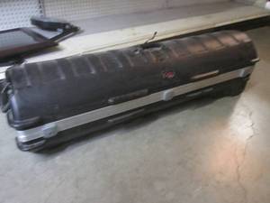 lot 162 image: (BR1) SKB Sports Golf Clubs Travel Case